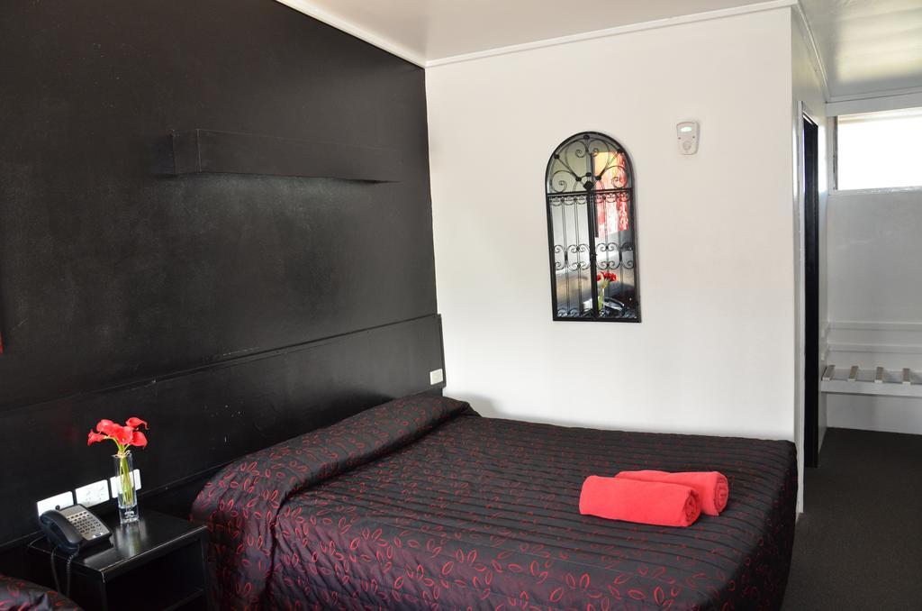 Warwick Motor Inn Zimmer foto
